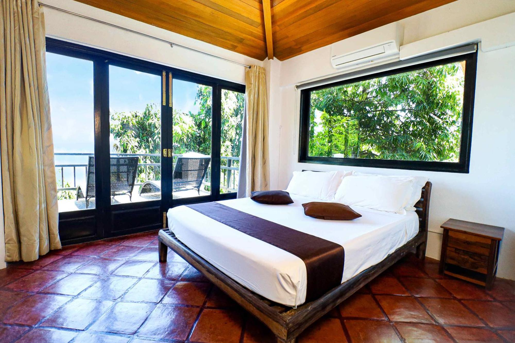 Out Of The Blue Resort Puerto Galera Bilik gambar