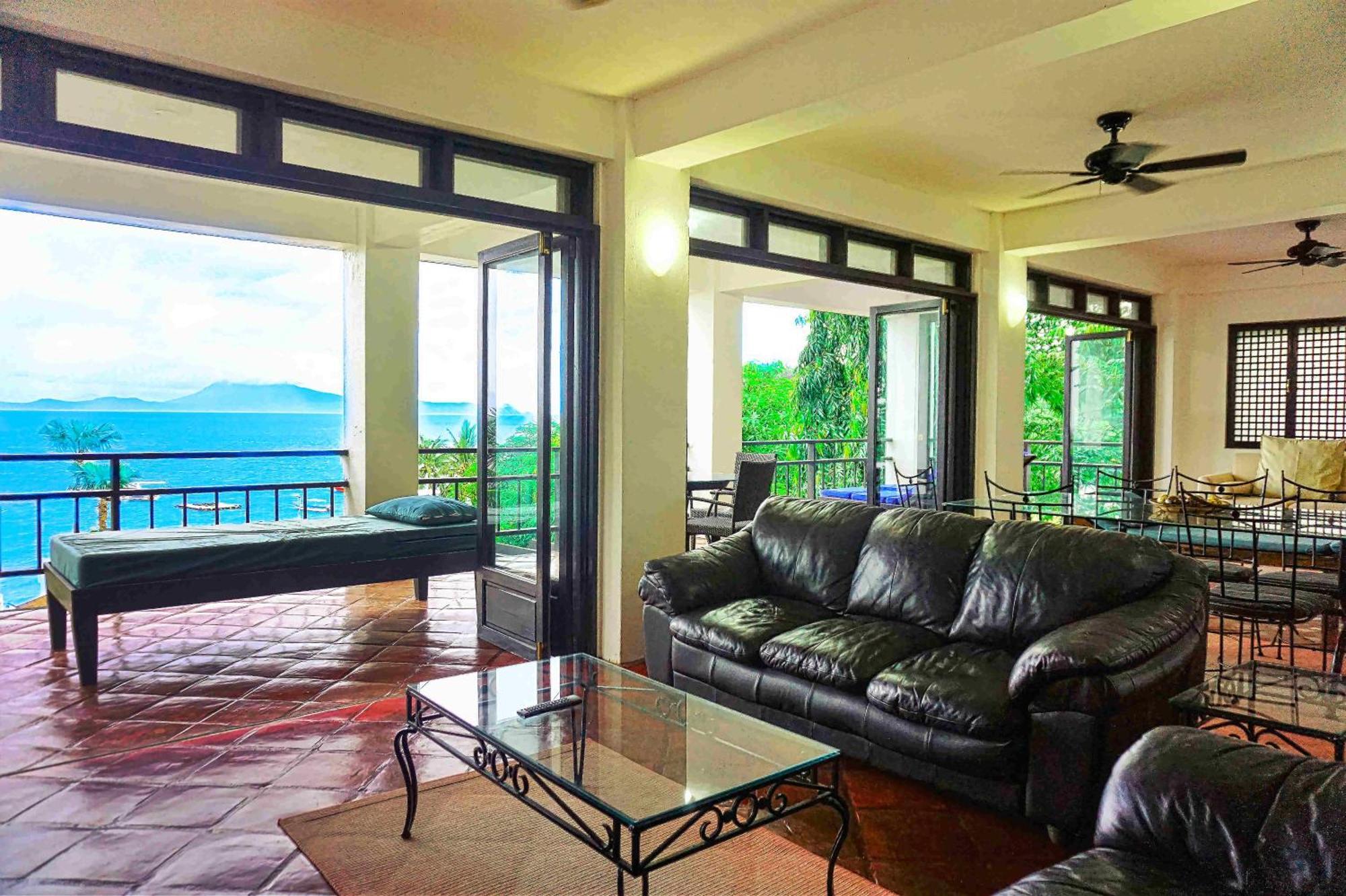 Out Of The Blue Resort Puerto Galera Luaran gambar